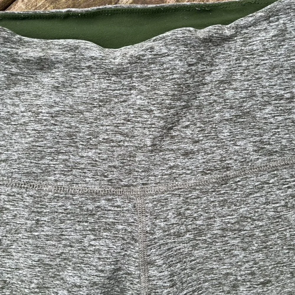 ** Beyond Yoga colorblock leggings space dye heathered green Small